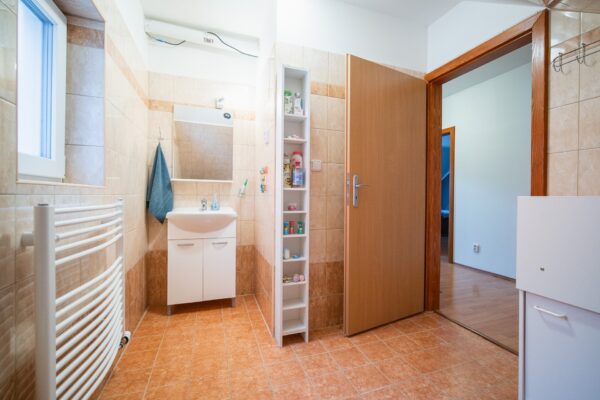 prodej-rodinny-dum-5-kk-145-m2-olomouc-chvalkovice-dsc03871-cb580c
